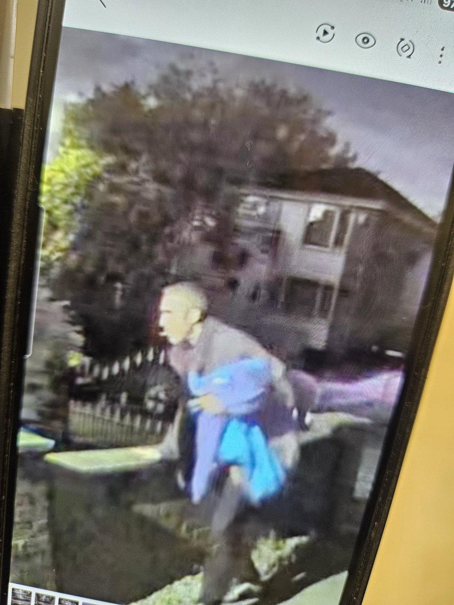 Northerner005's tweet photo. @TeessideLive Scumbag 
Breaking into Cars on Thornaby Green . Please name and shame . https://t.co/tW8cIlUDGU