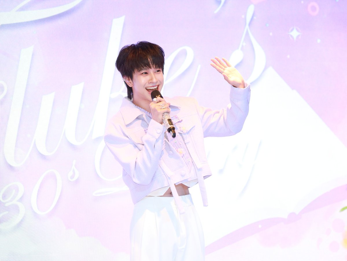 otpc_story's tweet photo. 30 ยังแจ๋ว!! “ฟลุ้ค ณธัช” ชวนน้องชายคนสนิท “ปีเตอร์แพน” นำทีมแฟนคลับอิ่มบุญบ้านภูมิเวท ก่อนจัดแฟนมีตสุดอบอุ่นฉลองวันเกิดอายุครบ 30 ปี
 
#Fluke30thBirthdayParty 
#FLUKE30sDiary 
#Fluke_Natouch #เจ้าแก้มก้อน

อ่านข่าวเพิ่มเติมได้ที่ https://t.co/xqdbS0s09U https://t.co/RArytBIBUi