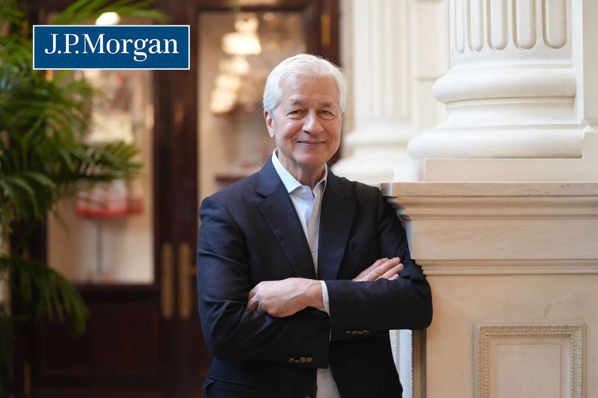 VisionaryCIOs's tweet photo. JPMorgan CEO Jamie Dimon is promoting SpaceX’s upcoming IPO to thousands of wealthy investors. With a potential valuation of up to $2 trillion, SpaceX debut could become largest IPO in market history.

https://t.co/Xh9Hk7008h

#SpaceX #IPO #JamieDimon #Investing #StockMarket https://t.co/98qOL8jbYt