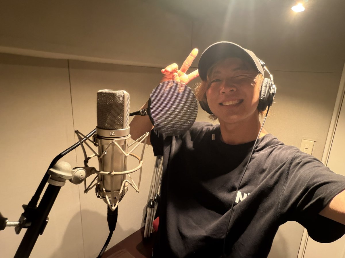 yutoadachi's tweet photo. 昨日安達勇人の新曲のレコーディングしてきたよ‼️‼️‼️
お楽しみに😋🌟 https://t.co/7yOcwWQ2g8
