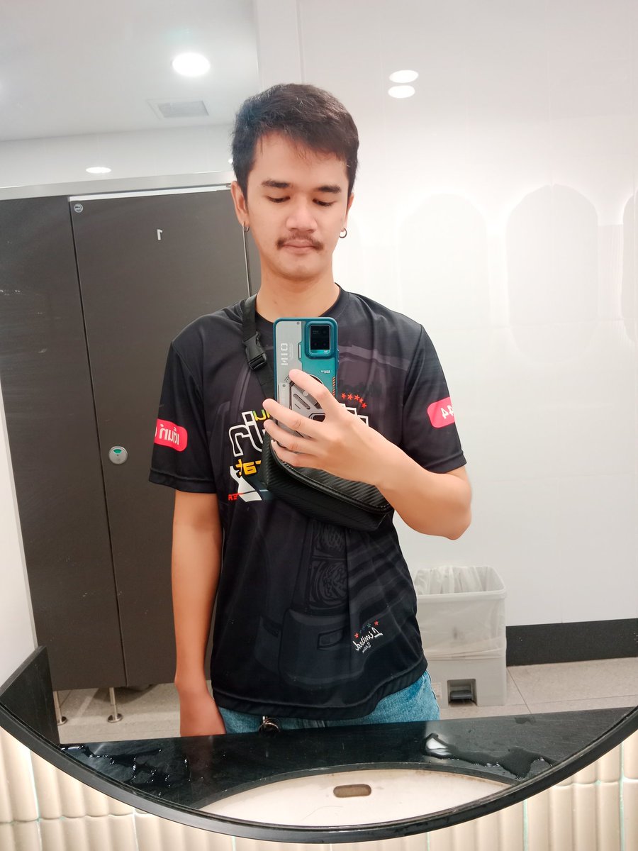Phonlachet43's tweet photo. สนใจบักหล่าแหน่🥺 https://t.co/LdoFFQyzzY