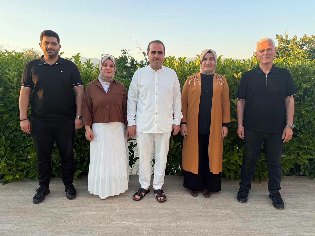 Ziraatci_35's tweet photo. İlçe Başkanımız Sn. @drmetinyasar1 ve teşkilat yönetimimiz ile birlikte Hac ibadetlerini eda ederek kutsal topraklardan dönen İzmir Mv. Sn. @yasarkirkpinarr 'ı ve kıymetli eşi Sn. Betül Kırkpınar Hanımefendi'yi ziyaret ettik.

@AKKADINGM
@Akkadinizmir @akadinkemalpasa https://t.co/FNW8oxDll0