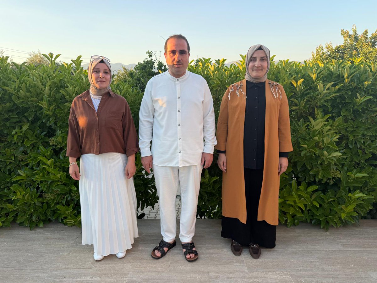 Ziraatci_35's tweet photo. İlçe Başkanımız Sn. @drmetinyasar1 ve teşkilat yönetimimiz ile birlikte Hac ibadetlerini eda ederek kutsal topraklardan dönen İzmir Mv. Sn. @yasarkirkpinarr 'ı ve kıymetli eşi Sn. Betül Kırkpınar Hanımefendi'yi ziyaret ettik.

@AKKADINGM
@Akkadinizmir @akadinkemalpasa https://t.co/FNW8oxDll0