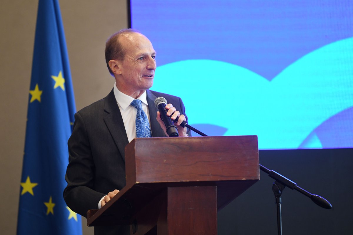 UNDPPH's tweet photo. [LOOK]  Public funds must work for the public good.🏛️📊
The EU and the PH Government 🇪🇺🇵🇭launch a partnership to advance transparent, accountable, and efficient public procurement.
Implemented by UNDP Philippines. 🤝 https://t.co/V4ffaUttWX