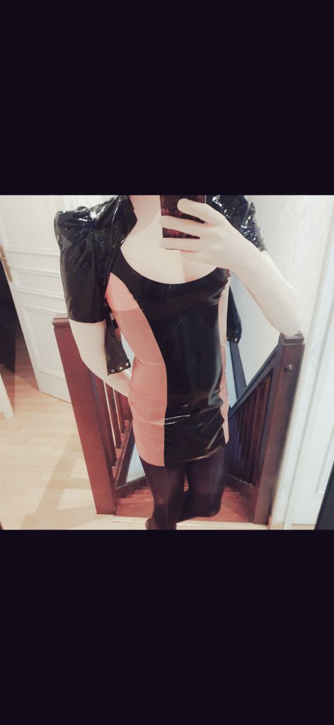 Gallatee0's tweet photo. What do you think of this outfit? https://t.co/liA4yDvv6S