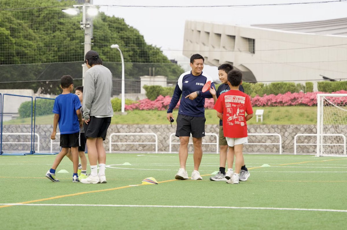 osiroit's tweet photo. ／
インタビュー記事公開🏰
＼

現役ラグビー選手であり「RugbyHub（ラグハブ）」を主宰する岸岡智樹さん🏉

現役のトッププレーヤーである岸岡さんは、なぜ子どもたちにラグビーを教えているのか。また、日本ラグビーの未来をどのように見据えているのか。
岸岡さんにお伺いしました！ https://t.co/rk0N6NKEHw