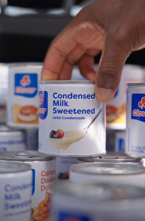 _CloverSA's tweet photo. It's the final. You're 7 points clear for guessing our classic Condensed Milk and delicious Caramel Double Cream Dairy Dessert. 

Now for the real challenge: how many tins are in the #BootCount? Drop your guess⬇️Ts &amp; Cs apply. #CloverDHLStormers #KFMFlashDrive #WinWithClover https://t.co/mRX7txyTru
