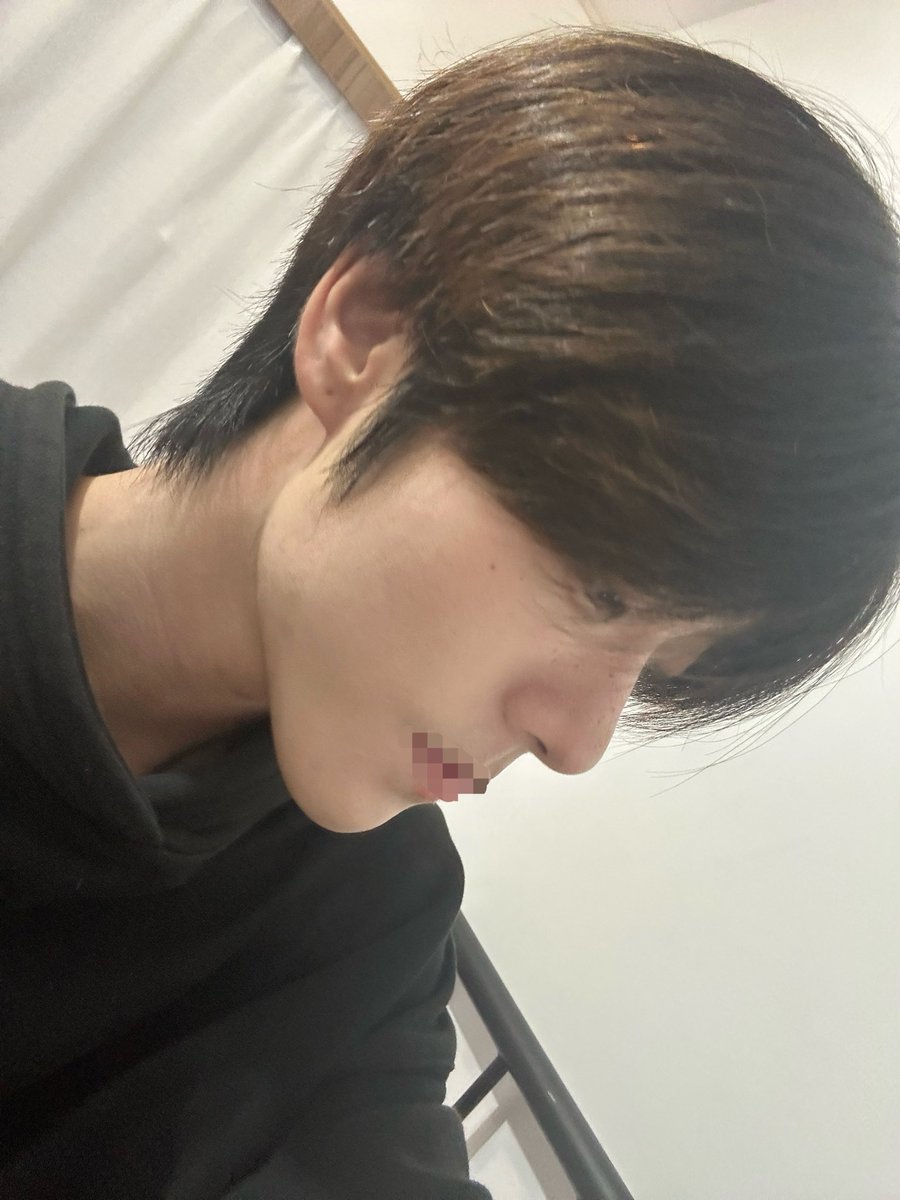 Louis6528's tweet photo. 不经历风雨怎能见落汤鸡 一到这个季节怎么天天下雨 梅雨天我恨你��…#反差 https://t.co/qebM9T5pWa