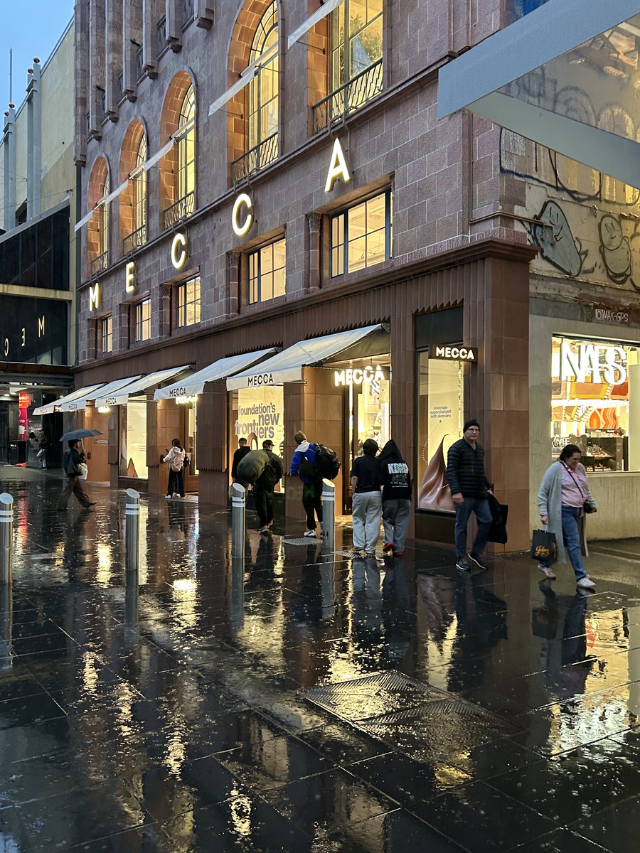 TerenceMcCart14's tweet photo. Rainy Melbourne https://t.co/qIL8e2JtEm