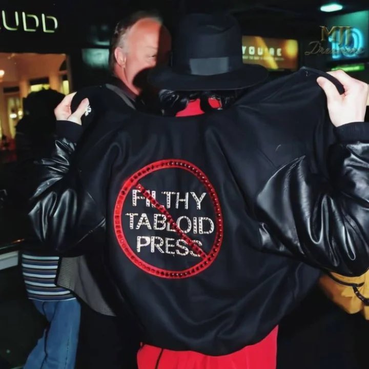 FfsMatty_'s tweet photo. DONT WASTE YOUR CASH ON THAT FILTHY TABLOID TRASH!!!! https://t.co/R3QgMwD5qO