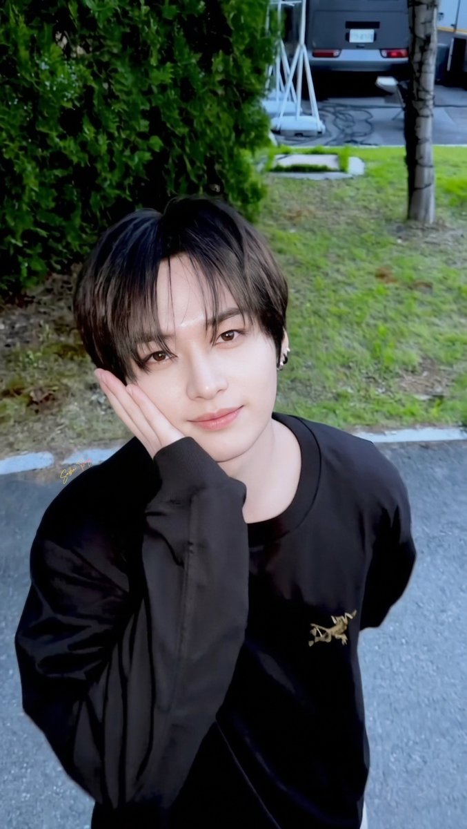 TsengSasha's tweet photo. 26.06.04
=^._.^=vV
（HD）Lee Know CUT.
8P✌️🐱✌️
#リノ 
#리노
#leeknow https://t.co/qdsbMLxsyX