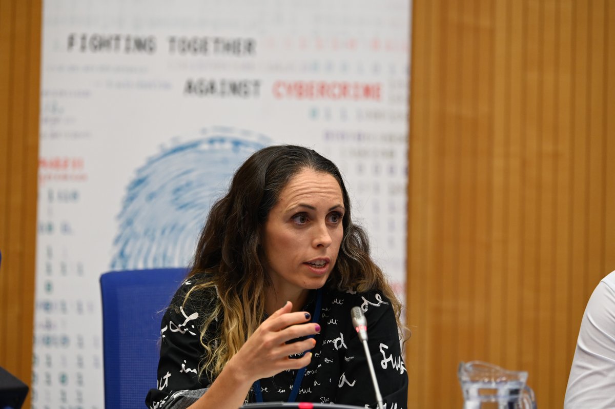 UNODC's tweet photo. Cybercrime can affect anyone, anywhere.

From online scams to the sextortion of children, criminals exploit digital platforms across borders.

At #CCPCJ35, countries are discussing stronger cooperation to investigate cybercrime and protect victims esp. children online. https://t.co/BIfV7tWpkA