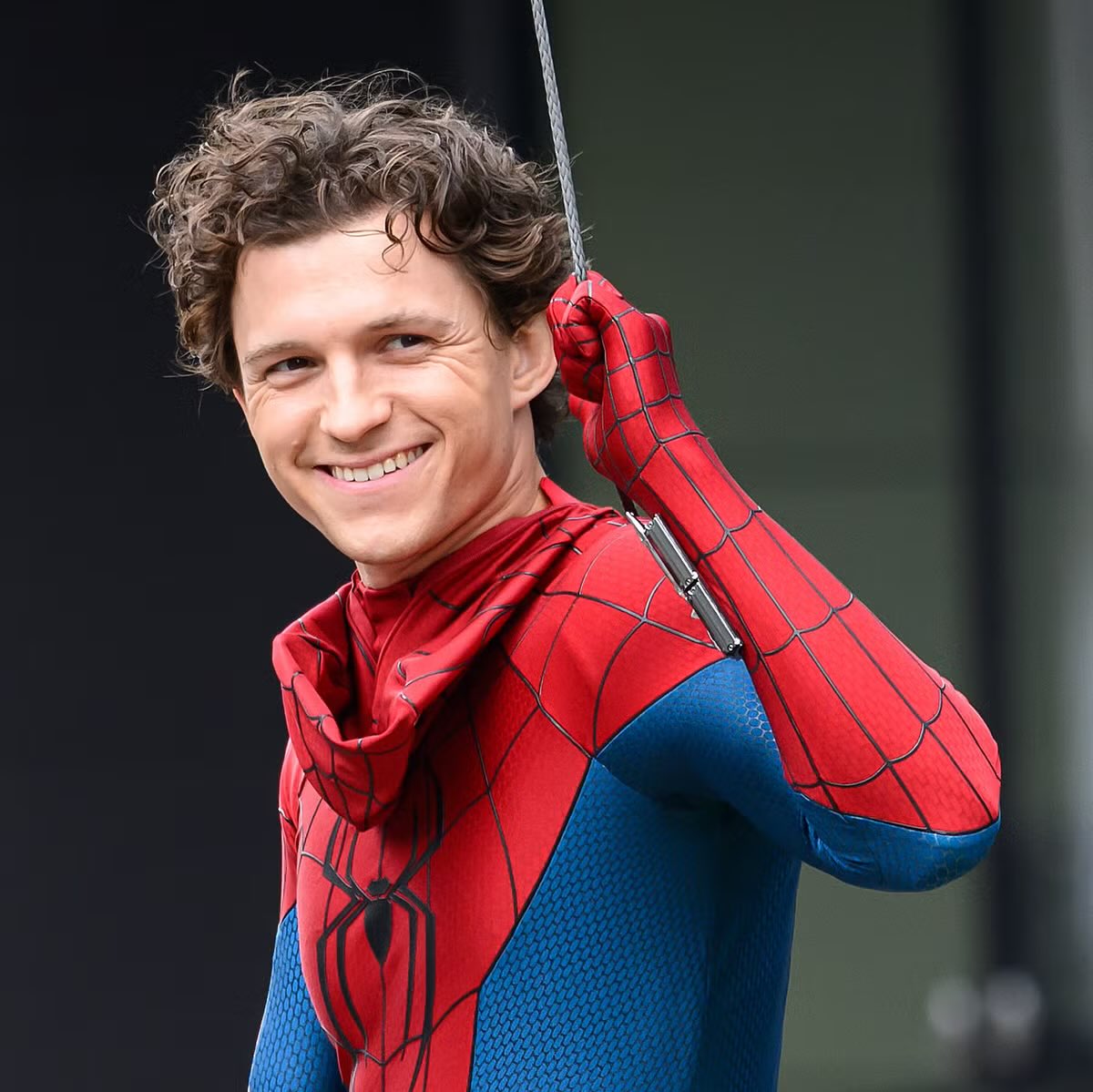 imcaffi's tweet photo. Wait why does Tom Holland lowkey look like spiderman...? #Noticing https://t.co/LWnGzEhMpG