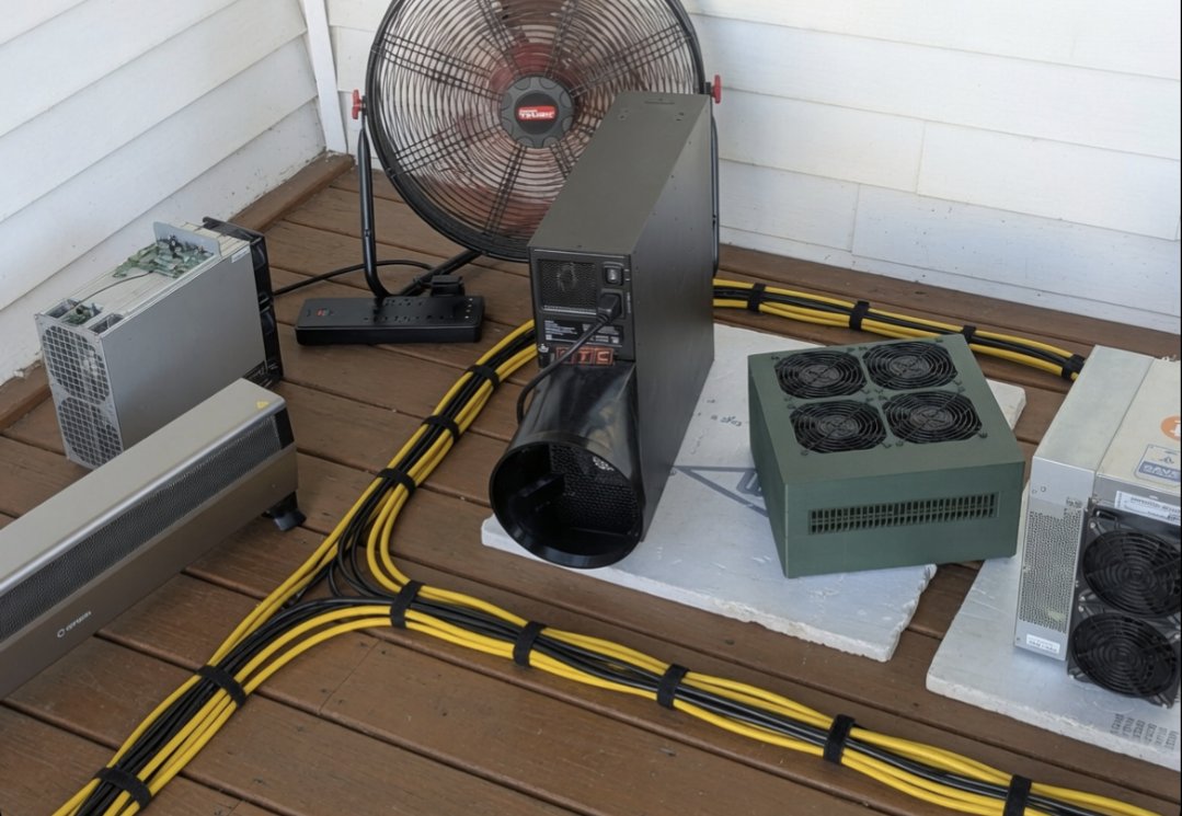 DrBudd42014's tweet photo. Backporch may be my lucky spot. Q hit a few ts and the stealth pulled off a 321g. Respectable. Bring em outside and let em breathe https://t.co/rBmtMsiXJg