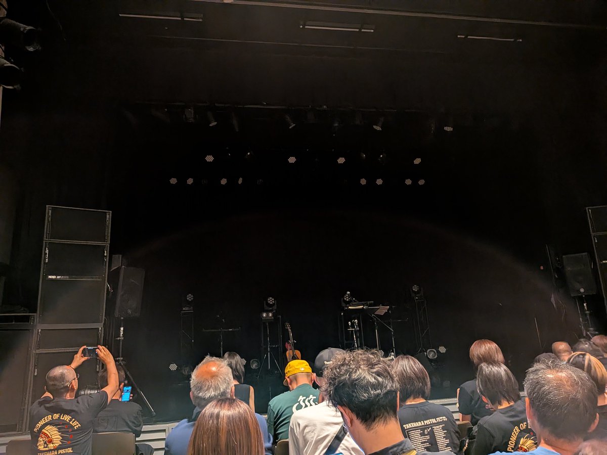 gcus_daisakusen's tweet photo. 竹原ピストルさんライブ終了…
新アルバム発売を記念して急遽決まった札幌ライブでピストルさんも最初「そんな入らないでしょ…」と思っていたそうですが全席埋まるパンパン具合で最新から懐かしい曲まで披露して楽しいライブでした〜!
来月のジョインはバンド編成だぞ!
#竹原ピストル
#FIRSTCRY https://t.co/c2Zw4gB271