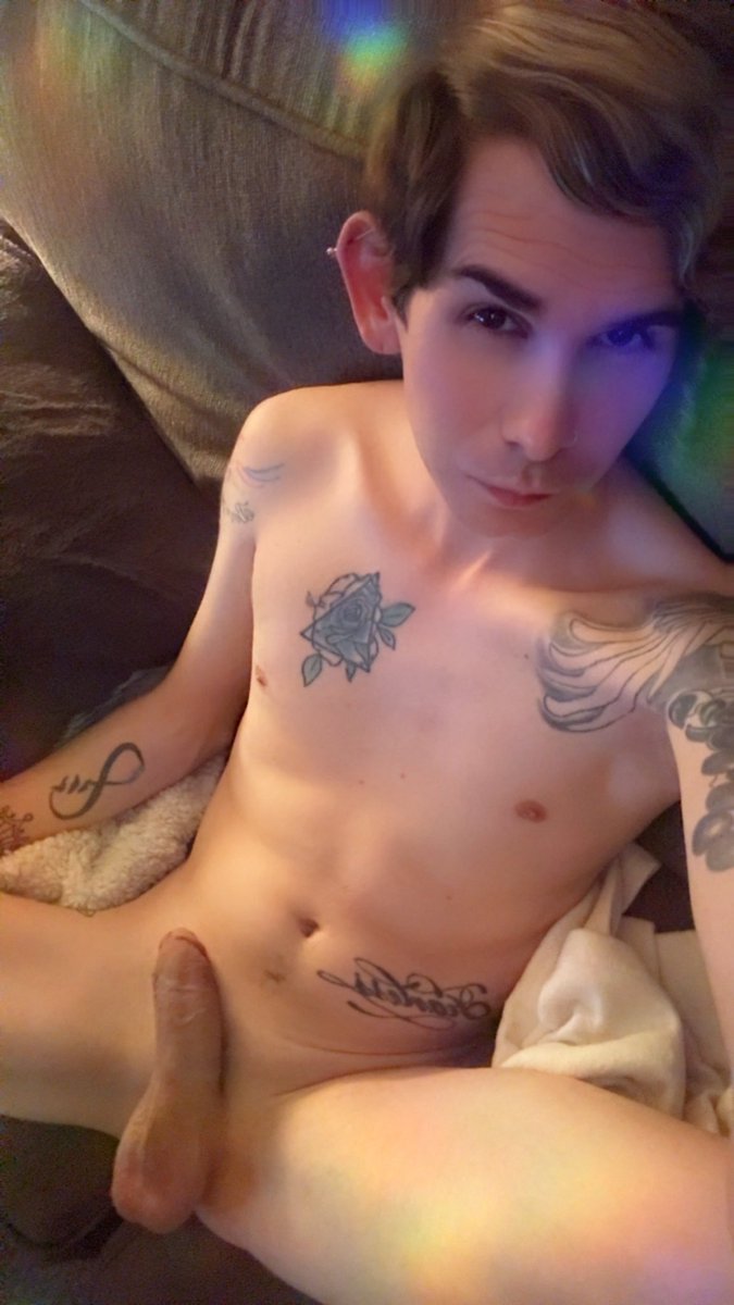 MaysonWynters1's tweet photo. Gonna keep staring or put me on my knees?? 🙈😈🤤 https://t.co/3oMqy488Cs