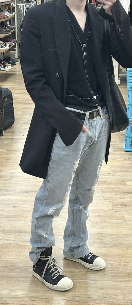 ddddddddvl's tweet photo. 写真がド下手なので伝わりづらいけど股上浅めがめちゃめちゃ良い https://t.co/s0O17BHFSJ
