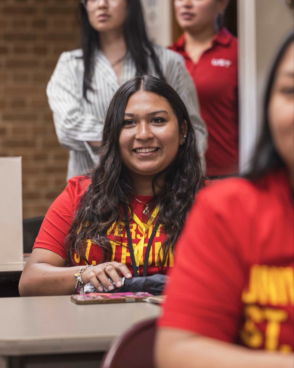stthomashouston's tweet photo. Nearly 300 incoming freshmen attended our first Freshman Orientation program (June 2-3). Students learned about UST culture and traditions and engage in a campus-wide scavenger hunt to learn fun facts about the University and our Basilian fathers. #usthouston #freshman https://t.co/HG7hIxxqo7