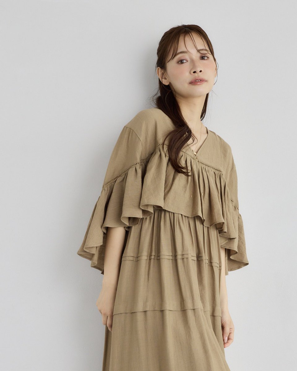 NEW ARRIVAL】 ペプラムブラウスキャミワンピSET ¥15,400税込 繊細な