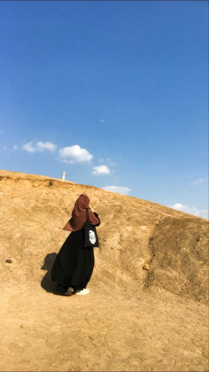 _Fulanah_'s tweet photo. -لأن الناس يقولون عندما نكون مع الشخص المناسب، يشعر جسدك وكأنه يستريح، ويكون قلبك هادئا وغير متسرع، وكل شيء يبدو آمنا* .

Karna seperti kata orang, saat kita bersama orang yang tepat, tubuhmu seperti sedang beristirahat, hatimu tenang tidak tergesa gesa dan semuanya terasa aman. https://t.co/ECn0WxOwW8