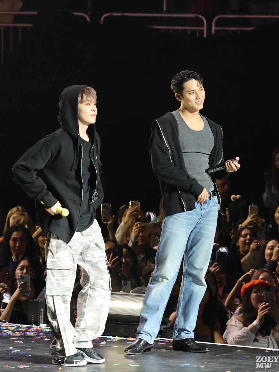 psfangirling's tweet photo. we’re so used to seeing him be smol beside mingyu but damn he’s BIG https://t.co/BFjSy6MyPc