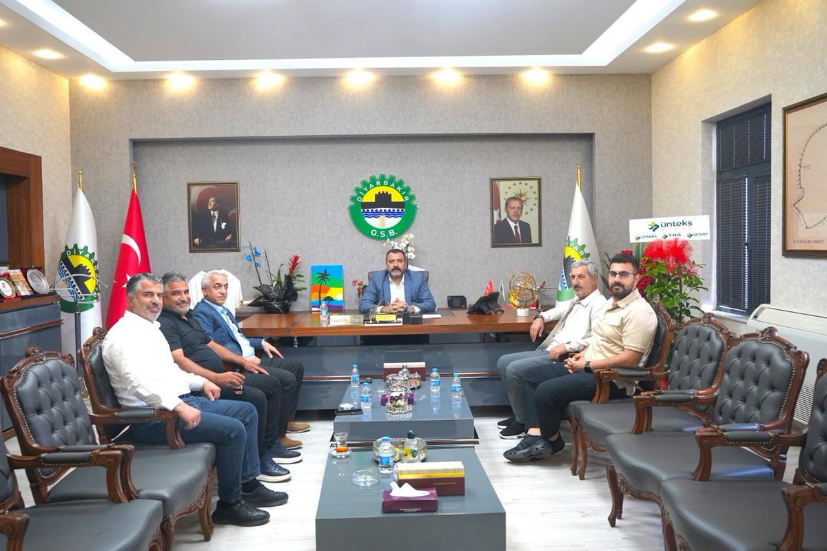 DiyarOSB's tweet photo. Önceki dönem Sanayi ve Teknoloji İl Müdürü Hayrettin Bahçıvancı ve Aytaç Tekstil yetkilisi İsmail Aytaç Organize Sanayi Bölgesi Yönetim Kurulu Başkanımız Mustafa Fidan’a hayırlı olsun ziyaretinde bulundular.

Nazik ziyaretlerinden ötürü kendilerine teşekkür ederiz. https://t.co/twF0TKJMtF