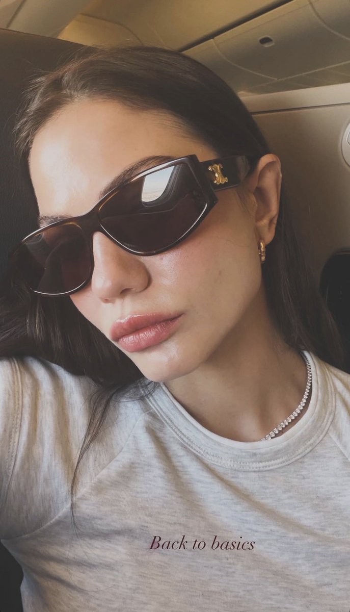 bestofozdemir's tweet photo. 🆕 | Demet Özdemir, Instagram hikayesinde yeni bir fotoğraf paylaştı.

“back to basics” https://t.co/Hr39zu9rqj
