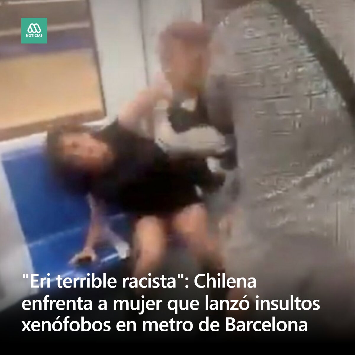 meganoticiascl's tweet photo. 🔴 La situación escaló rápidamente en medio del vagón y terminó en un enfrentamiento con una joven chilena que también fue objeto de las agresiones. Revisa el impactante video https://t.co/vzCfpFKI3N