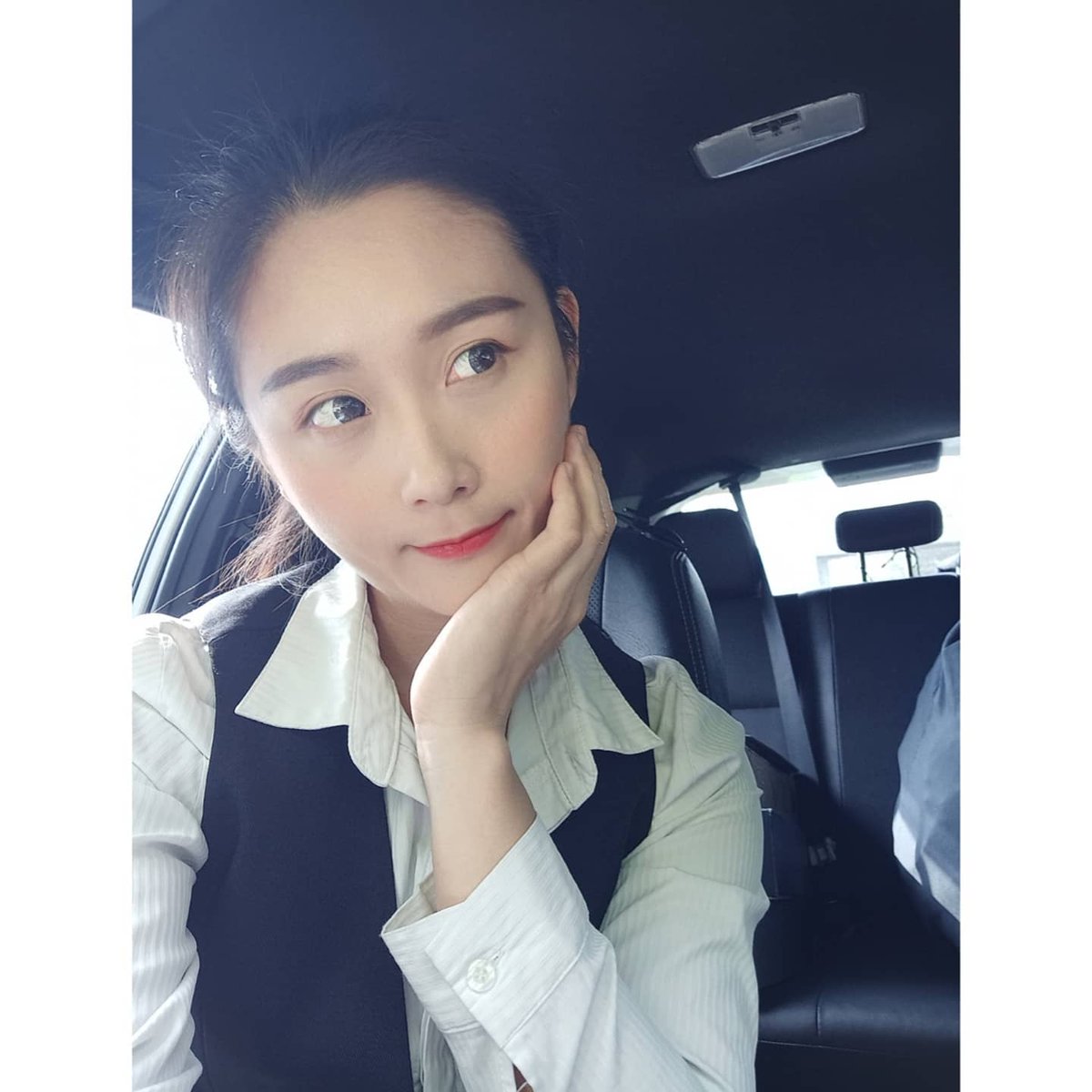 f8sero's tweet photo. ：你是做什麼行業的？
 我：殯葬業的 
：蛤～～你很不像做殯葬業的欸 
我就問殯葬業者要長什麼樣子～？
#殯葬業 https://t.co/8qRdrqiABK