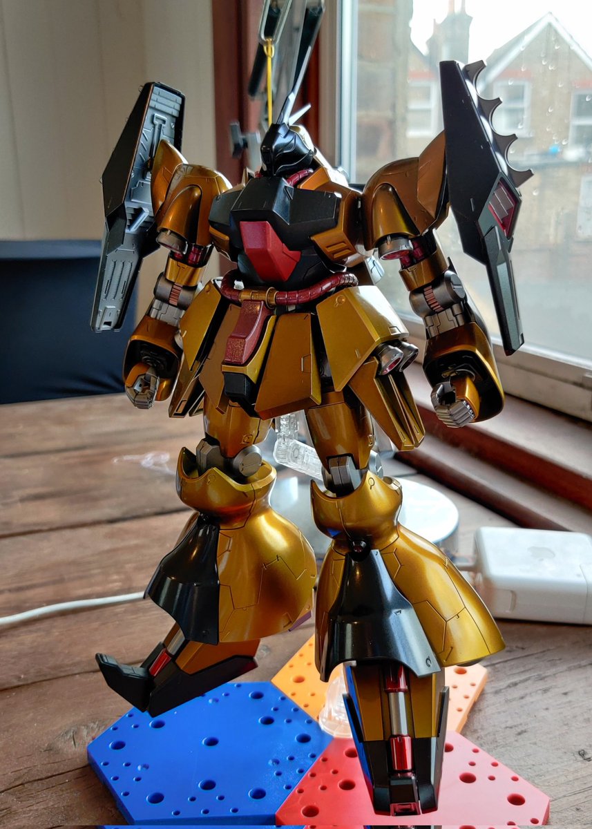 P_Emeritus's tweet photo. @hobbys_jin this method is great for candy metals, although it might not be the "gold" effect you want.
I used tamiya lacquer black as a base, mr colour super fine metallic on top, and then two thin coats of tamiya clear orange mixed with clear yellow in a 1:1 ratio. https://t.co/TZ8w3cqMuD