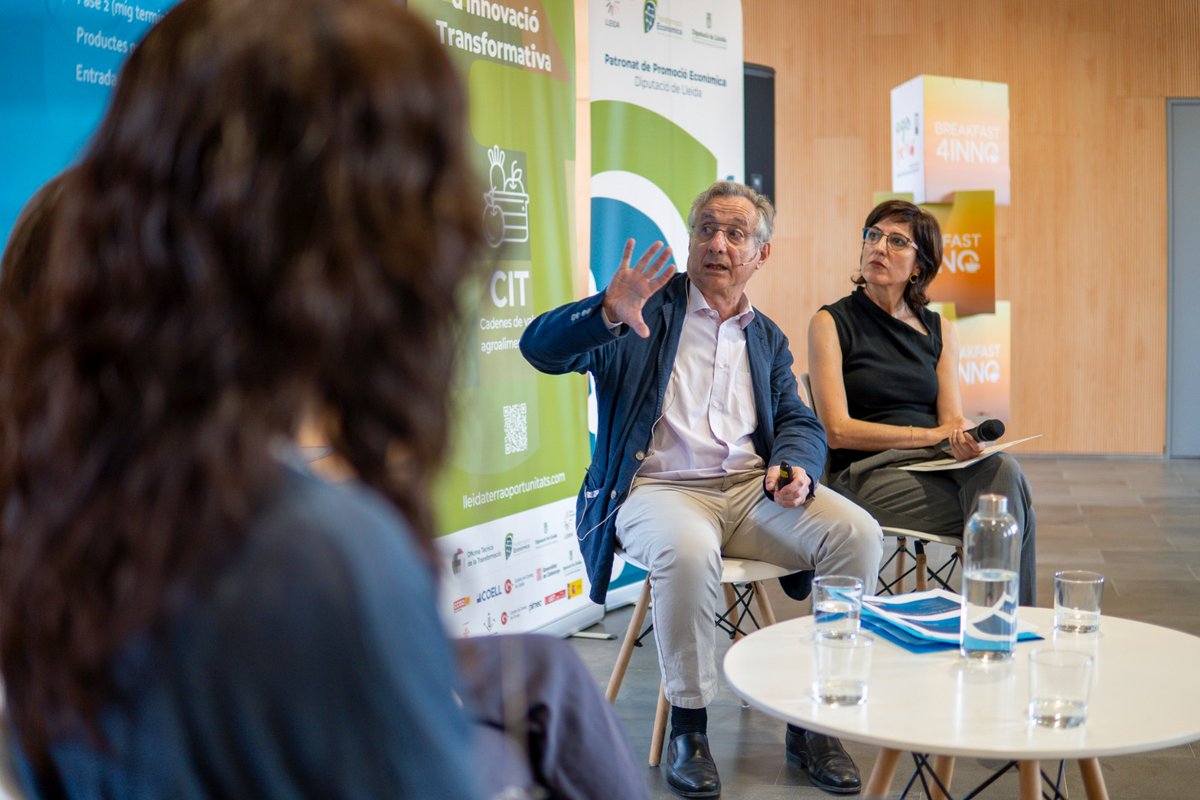 Agrotecnio's tweet photo. 🐄Un projecte estudia com aprofitar la llet de transició bovina per a nutrició humana i animal.

#FerMilk (@Agrotecnio, @UdL_info, @irtacat  i @lletnostratuit ) investiga la seva transformació en ingredients funcionals d’alt valor.

🔬 https://t.co/WdOqYmEF4T

#FoodTech https://t.co/KGe6GrsuFx