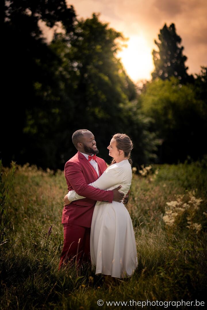 yvesrecour's tweet photo. 'Een stralende start van het huwelijk', een nieuwe foto van The Photographer. Lees hier het achterliggende verhaal: https://t.co/Hi5wK59A84 https://t.co/LQpBHVARzh