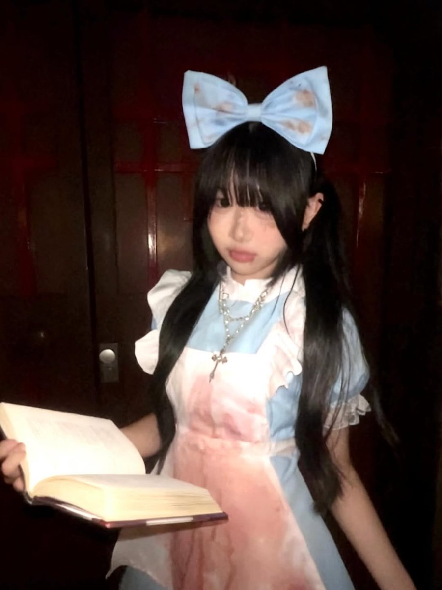yi62604's tweet photo. 晚上一個人躲在房間
穿上這套衣服看著鏡子裡的自己
突然好想變成主人的一隻小狗狗🥺
我會很乖很乖地蹲著
尾巴搖啊搖只看著你一個人
輕輕咬著你的衣服 小聲說…
「不要丟下我好不好…我只有你了」
我一直很安靜很自卑
好怕自己不夠可愛會被討厭…
 誰都不能靠近你 因為你是我的
#隔代教養 #想被寵被獨佔 https://t.co/s6ARfGl3Bf