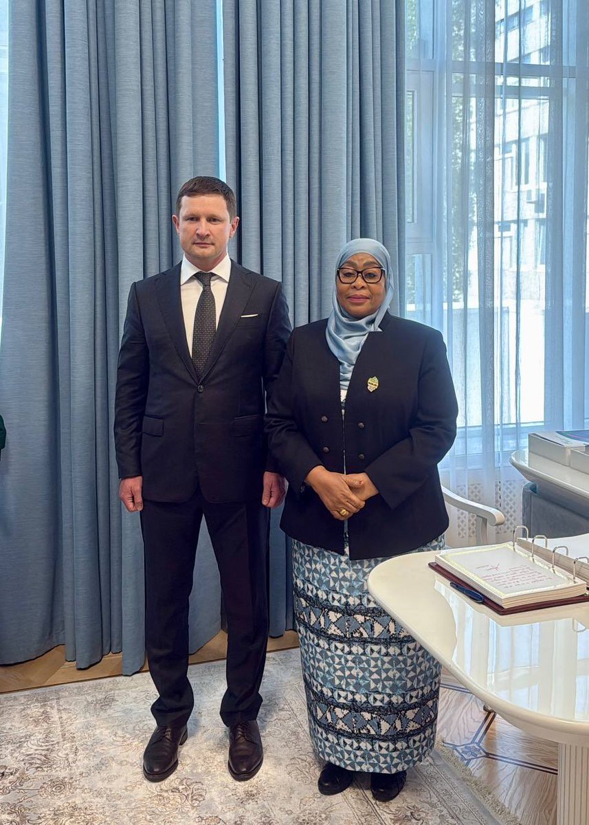 urtupdates's tweet photo. President of the United Republic of Tanzania, H.E. Dr. @SuluhuSamia, has today been awarded an Honorary Doctorate Degree (Honoris Causa) by the Patrice Lumumba Peoples’ Friendship University of Russia (@UniversityRudn), in recognition of her outstanding leadership. https://t.co/FymNBokqLF