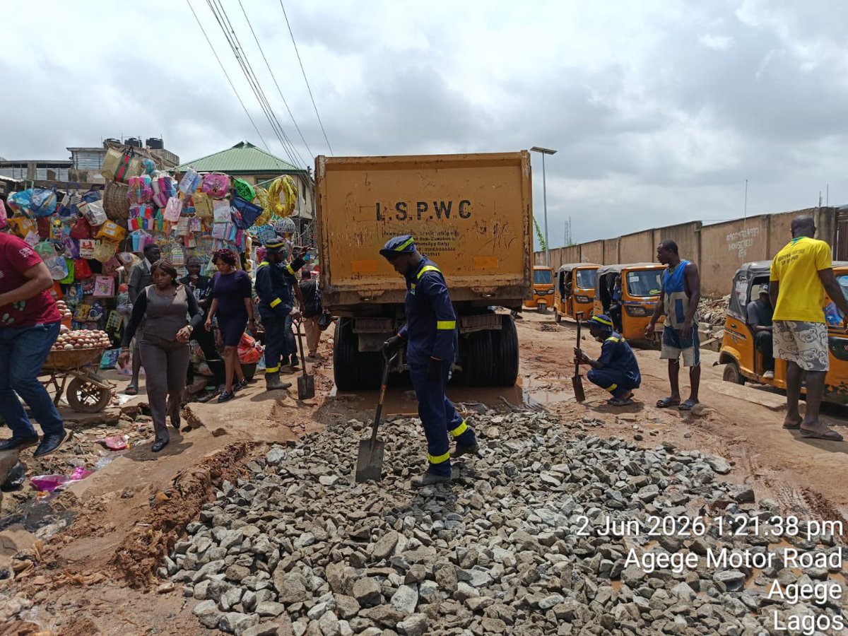 ganiyuobasa2025's tweet photo. Reconstruction efforts have commenced along the Old Lagos-Abeokuta Motor Road, with Agege Local Government currently handling the drainage intervention to address flooding and improve water flow within the corridor.

In partnership with the Lagos State Public Works Corporation, discussions and engagements are also ongoing towards the rehabilitation of the road itself to improve accessibility, ease traffic movement, and provide lasting relief for residents and motorists who use the route daily.

#agege #avo #avoisworking #anewagegeisrising