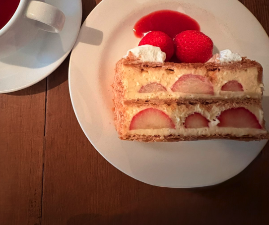naramrna's tweet photo. いちごパイ美味しすぎた🥺
#カフェ巡り https://t.co/OKlFOXTMhh