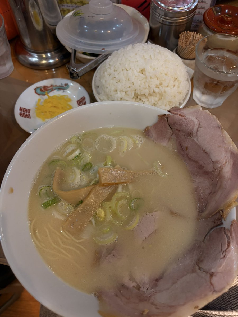 Rui_Econ's tweet photo. 一乗寺で同期たちとめちゃくちゃ食べてきた https://t.co/YqpB3MyiBG