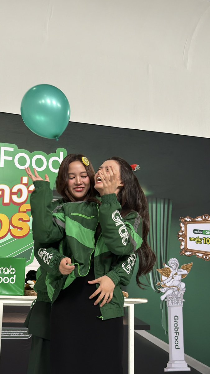 GrabTH's tweet photo. romantic makkkk🫪🫪

GRABFOOD X FREENBECKY
#GrabFoodถูกกว่าชัวร์xFreenBecky
#ไทยช่วยไทยพลัสเลือกGrab https://t.co/ThkaXIomSu