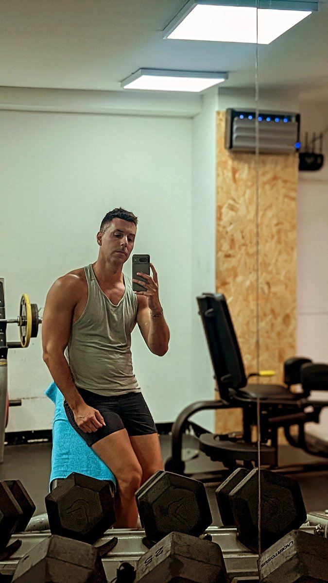 steben198's tweet photo. #workoutdone https://t.co/vVTcomj9ty