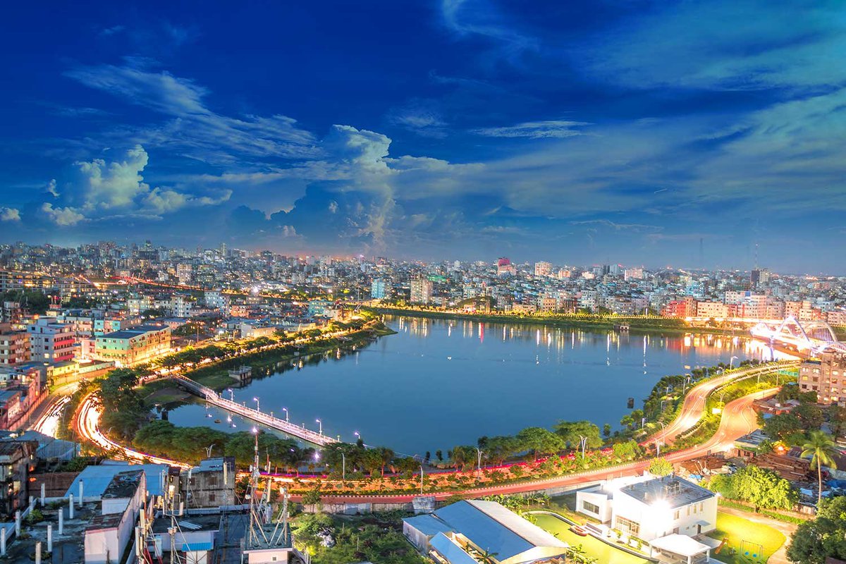 MusicBox75415's tweet photo. Left: Dhaka (Bangladesh)  not the best photo
Right: Delhi (India)  and they say this is cleanest city in India.
The difference is embarrassing.
Will you ever visit India? https://t.co/GDoZz5uhmq