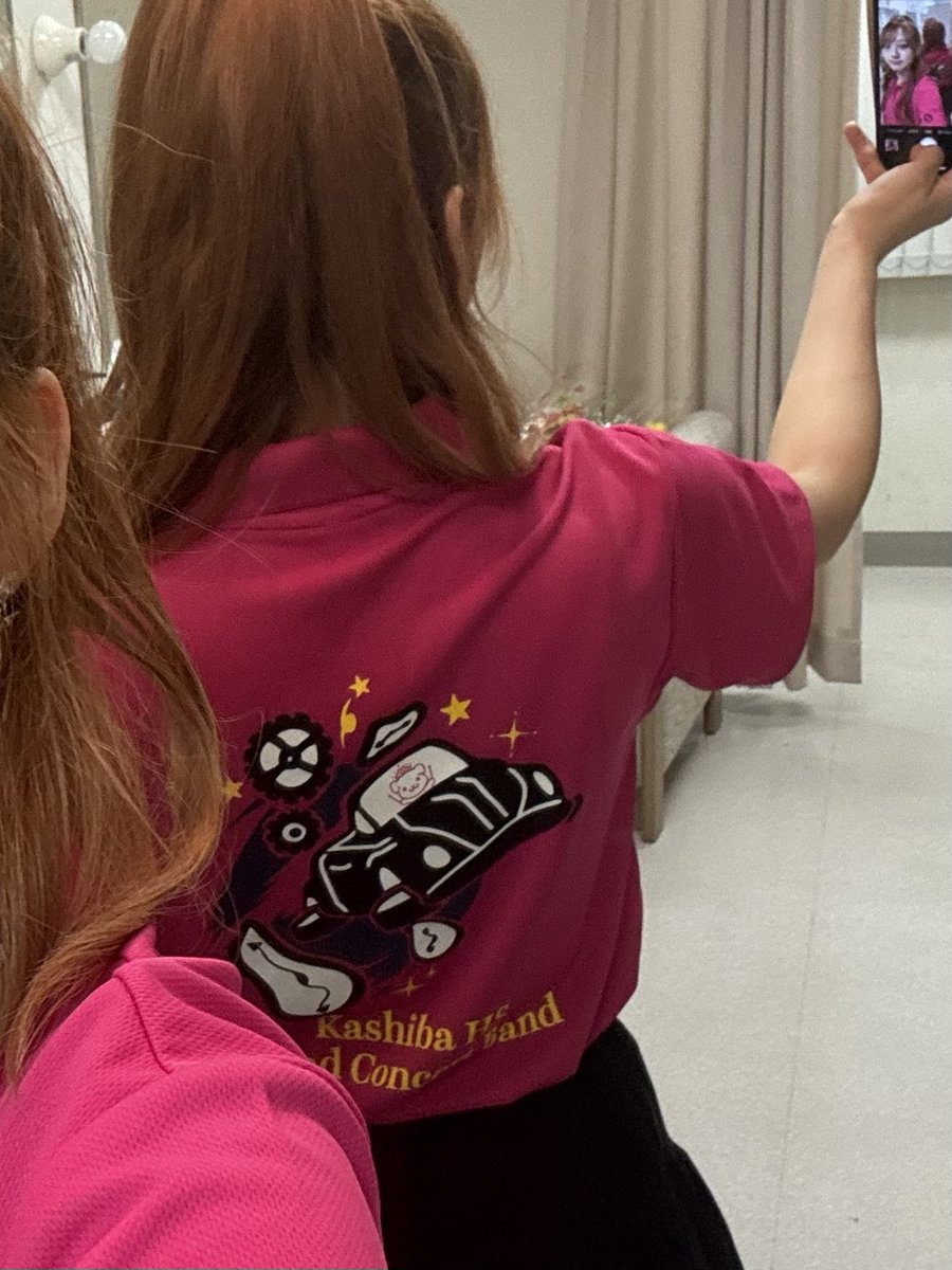 kanade_tiara's tweet photo. 遅くなってしまいましたが！
香芝高等学校 吹奏楽部さんの定期演奏会にゲスト出演させていただきました🥁
みんな元気いっぱいでたくさんパワーもらいました❤️‍🔥ありがとうございました🙏✨

香芝高校吹奏楽部さんのオリジナルポロシャツ、よく見たらスプラッシュが運転してた！！🐶🚗 https://t.co/wlXy8g7Foz
