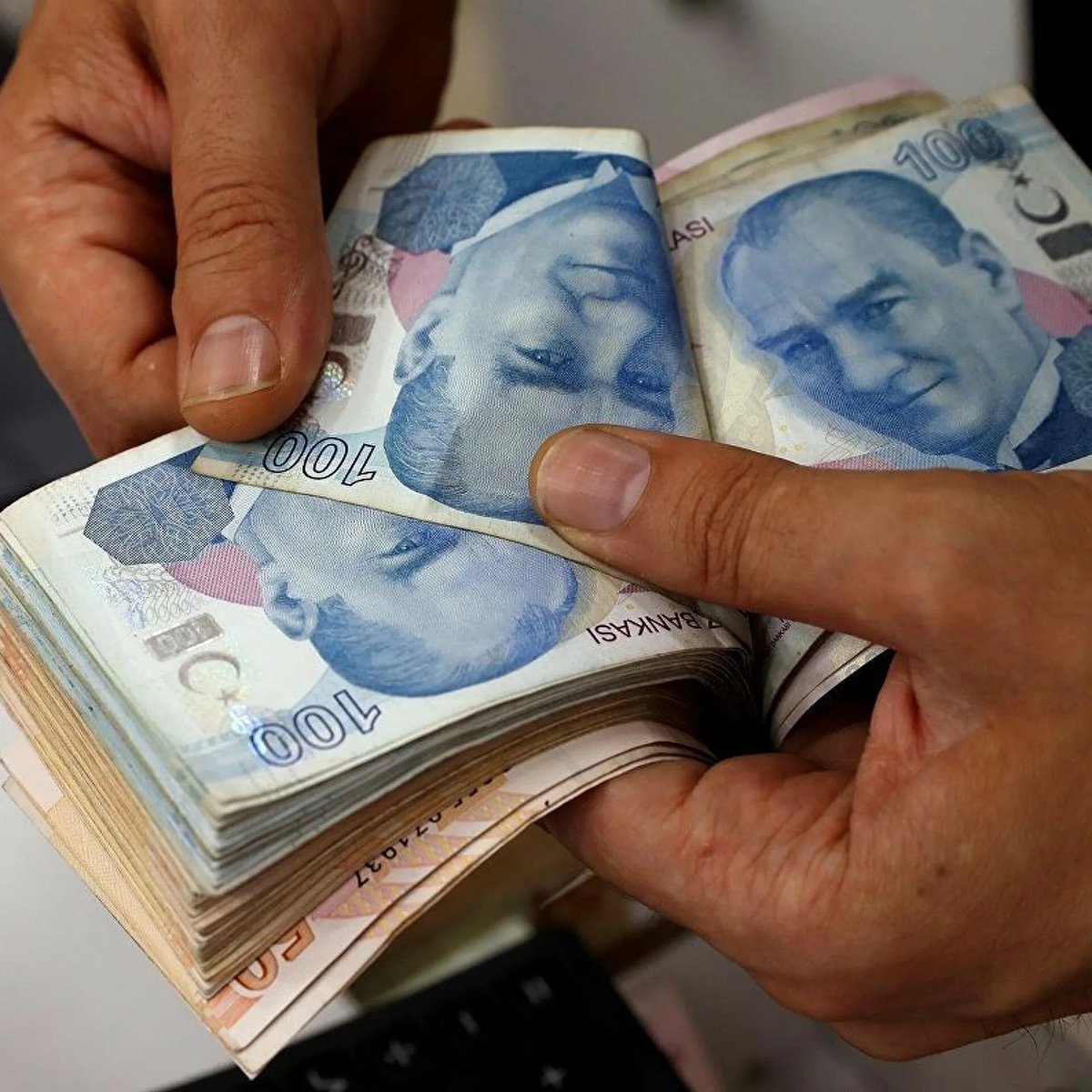 HtaHaber's tweet photo. Anayasa Mahkemesi, boşanan eşe süresiz nafaka verilmesine ilişkin düzenlemeyi oy çokluğuyla iptal etti. https://t.co/5Znw3dQLUm