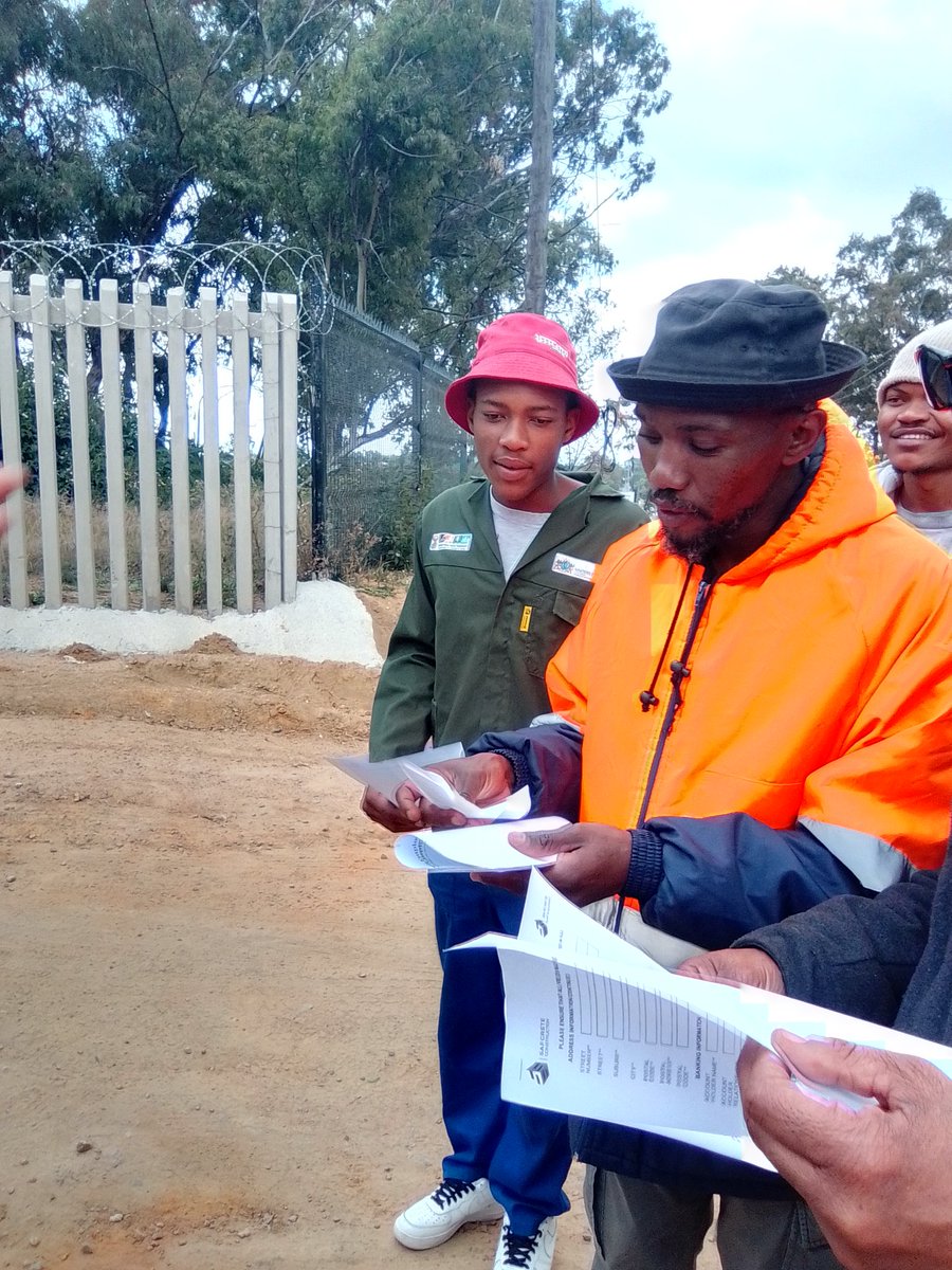 LeSho2025's tweet photo. This protest was fruitful. Our people are hired. Our people received their appointment letters and contracts. We cannot allow outsiders to work while our own are not working.

This is the power or residents working together.

All this in Midrand. https://t.co/5uQsyp2eyy