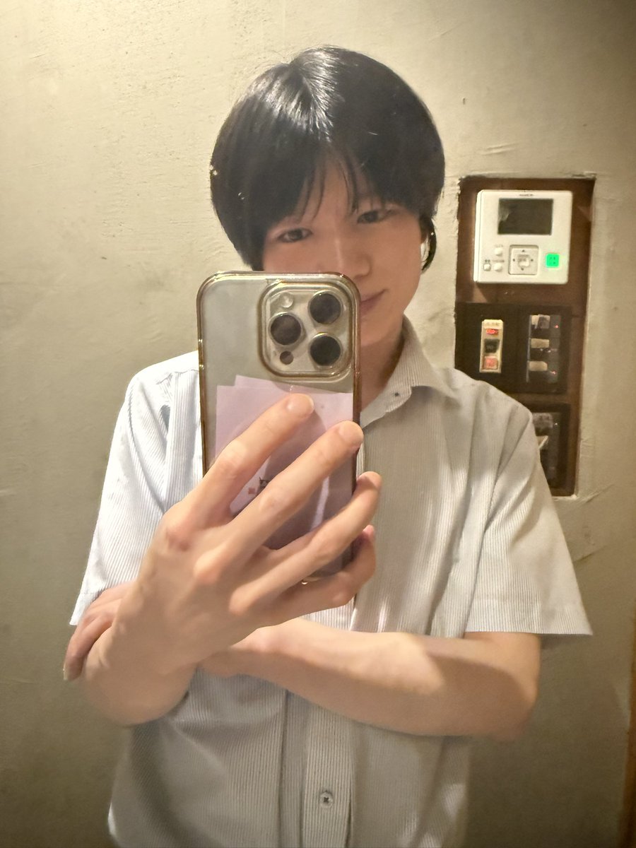 sordsoda's tweet photo. 半袖を着始めたら、ちょっと寒め笑 https://t.co/ysBFJZjVZi