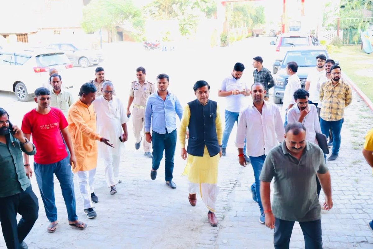 tujjwal43's tweet photo. बतौर सांसद सफलतापूर्वक 2 वर्ष पूर्ण करने पर हार्दिक बधाई एवं शुभकामनाएं। आपके नेतृत्व,सरलता एवं कार्यकर्ताओं के प्रति स्नेह से हम सभी निरंतर प्रेरित होते हैं।ईश्वर से आपके उत्तम स्वास्थ्य, दीर्घायु एवं उज्ज्वल भविष्य की कामना करता हूँ। 🙏🏻@shashankmanibjp @BJP4India 
@BJP4UP https://t.co/H4OlQzXVdt