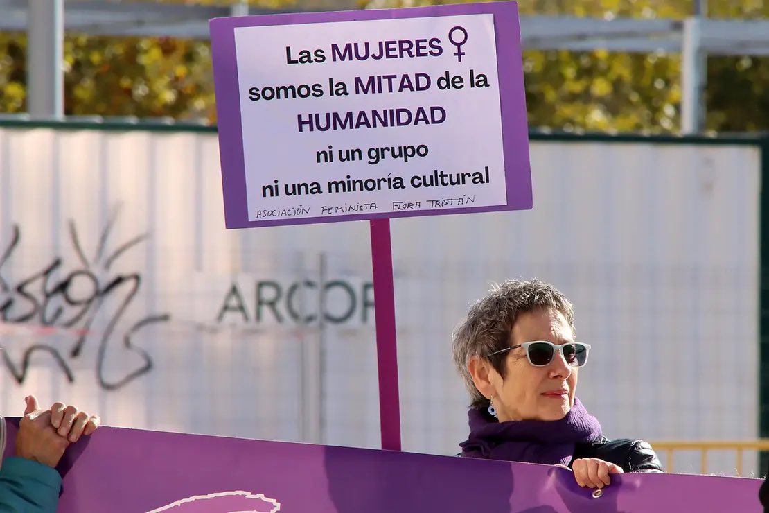 apfcyl's tweet photo. La Plataforma contra la violencia machista de León convoca un nuevo Lunes Sin Sol por el asesinato de Patricia  de 48 años, asesinada en Callosa de Segura, Alicante .

🛑 Con ella son ya 23 las mujeres asesinadas por violencia de género en 2026 y 1364 mujeres asesinadas desde 2003.

🗓️ La concentración será el lunes 8 de junio de 2026 a las 20:00 horas en la Plaza de Botines (León)