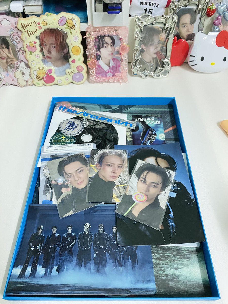 dew_kanok's tweet photo. ได้รับการ์ดไซน์พี่ฮีซึงกับบั้มเรียบร้อยนะคับบ  แพคมาอย่างดี  พี่มาถึงแบบปลอดภัยฮะ 💕🐹🌻🫶🏻  #bebirv_ https://t.co/Z2gUimvD3Q