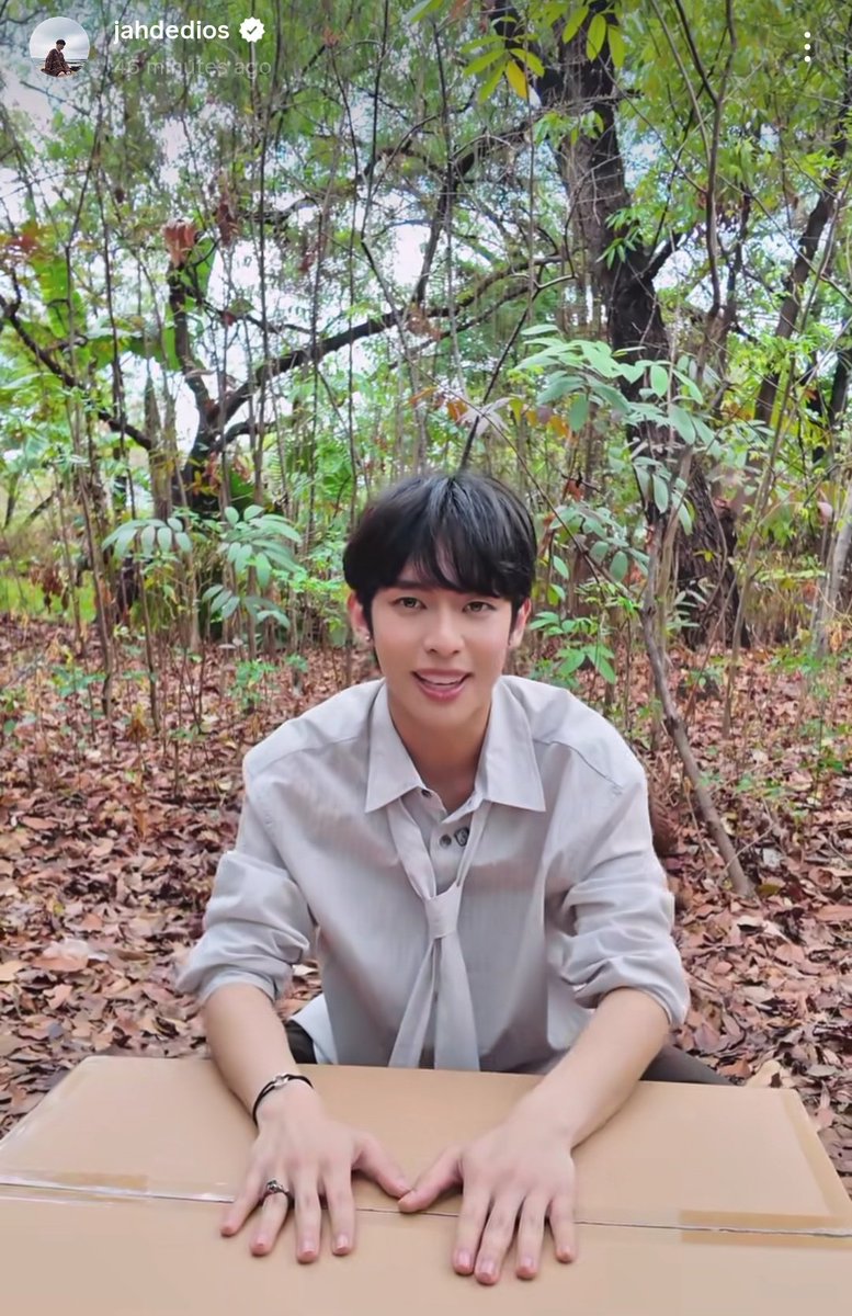 rai_SB19's tweet photo. "in the middle of nowhere"
LORD WHAT IF NAG-SHOOT SIYA NG THIRD INSTALLMENT NG PARALLEL UNIVERSE ?!?!!?! 😭🙏✨✨✨ #kabag #oa https://t.co/gmc0aZRv5H