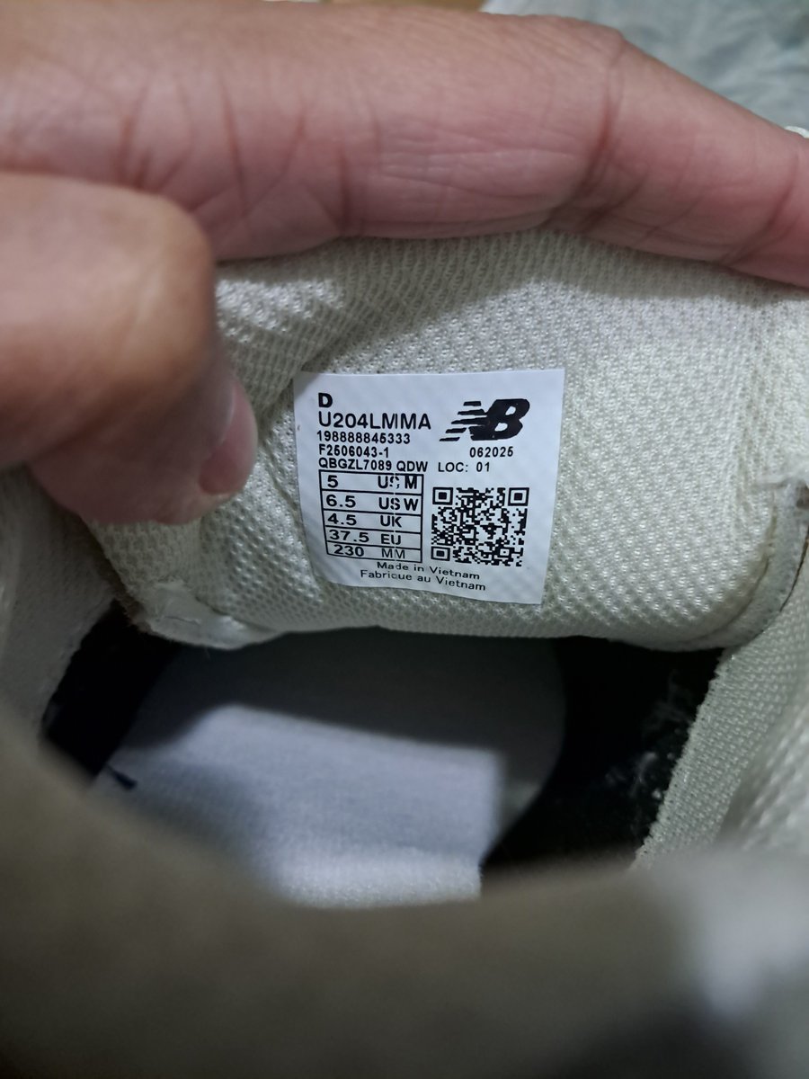 vonlulou's tweet photo. WTS LFB

RFS : wrong size 🥲

if you take 2 = ₱5,000
if one lang = ₱3,000

FREE DELIVERY within METRO MNL

- Converse
- New Balance 
(see pics for sizes) https://t.co/ft3LN0WfZn