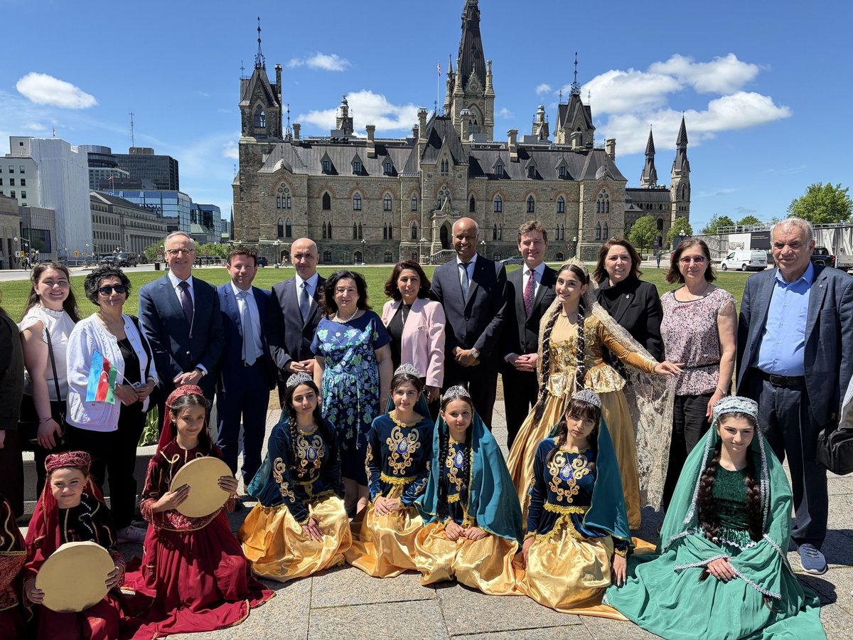 DiasporaAz's tweet photo. ✔️Kanadanın Ottava şəhərində “Parliament Hill” binası qarşısında 28 May – Müstəqillik Günü münasibətilə Azərbaycanın Dövlət Bayrağı ucaldılıb
✔️The National Flag of Azerbaijan was raised at Parliament Hill in Ottawa, Canada, on the occasion of May 28 – Independence Day

https://t.co/y4BaMscXer

#AzDiaspora 
#DiasporKomitəsi 
#Azərbaycan #Azerbaijan #Kanada